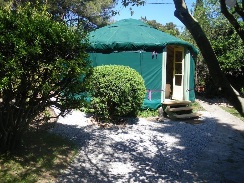 Mira Ceti Yurt Bed & Breakfast Sète Cameră foto